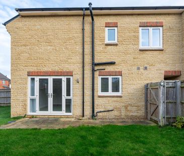 Mercer Gardens, Faringdon, Berkshire, SN7 - Photo 1