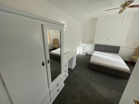1 bedroom Apartment to let - Photo 4