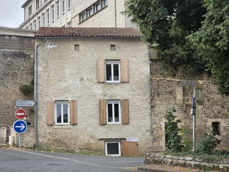Location Maison 3 pièces 62m² VALENCE EN POITOU 86700 - Photo 3