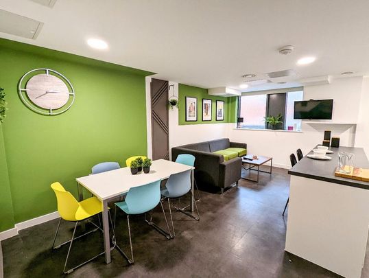 1 bedroom in a house share to rent - Photo 1