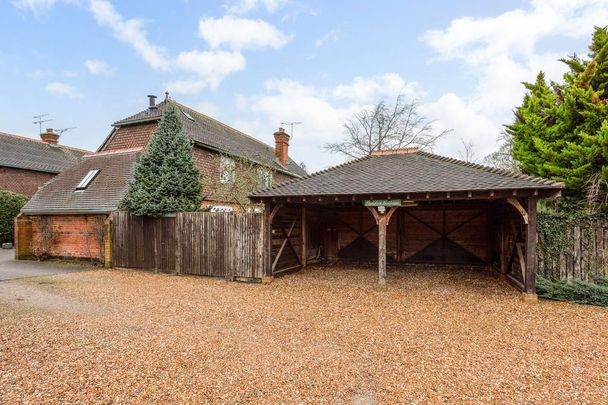 5 bedroom semi-detached house to rent - Photo 1