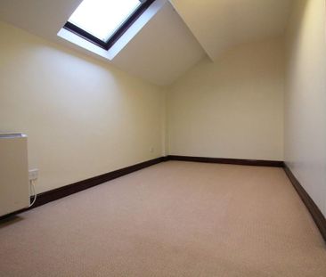 2 bedroom mews to rent - Photo 1
