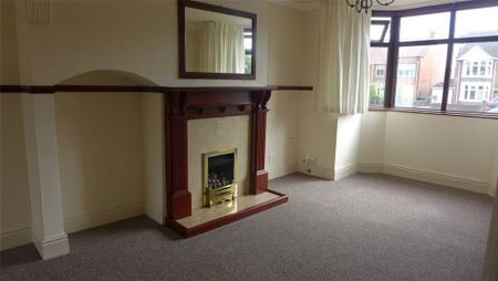 3 bedroom semi-detached house to rent - Photo 4