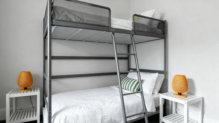 Chippendale - Photo 4