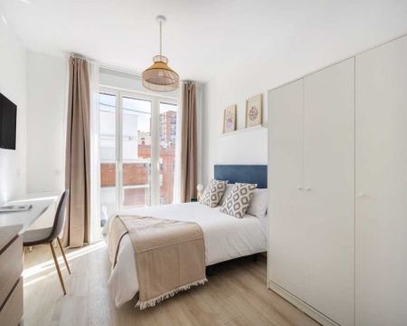 Calle de las Magnolias, Madrid, Community of Madrid 28029 - Photo 5