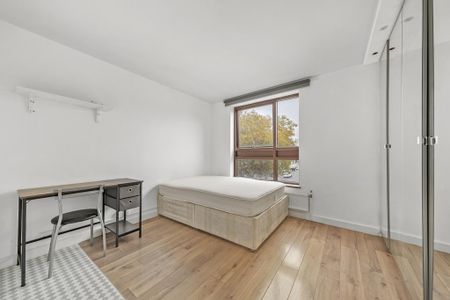 3 bedroom flat to rent - Photo 5