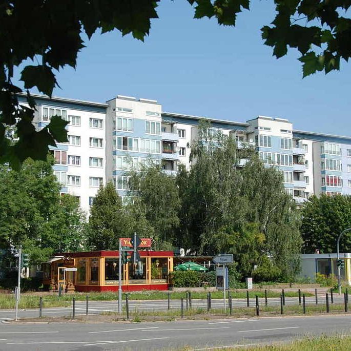 inmitten der City gelegene 2-Raum-Wohnung mit Balkon - Foto 1