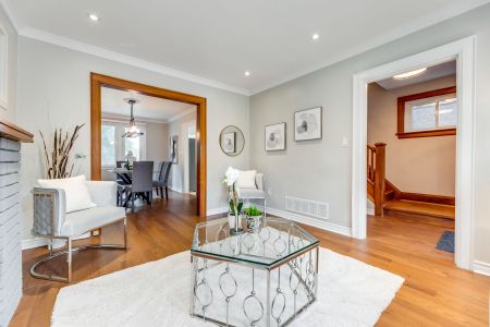 For Lease - 118 Blantyre Avenue, Toronto, Ontario - Photo 2