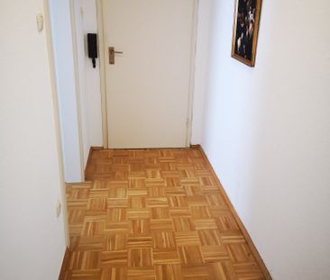 Zentrale 2,5 Raum Wohnung am Lutherplatz mit Balkon und Küche - Photo 1