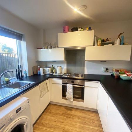 2 bedroom terraced house to rent - Photo 3