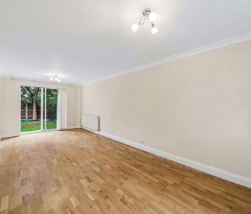 Three bedroom home located on desirable Richmond Hill - Photo 1