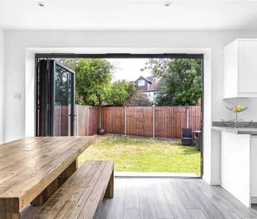 5 bedroom semi-detached house to rent - Photo 3