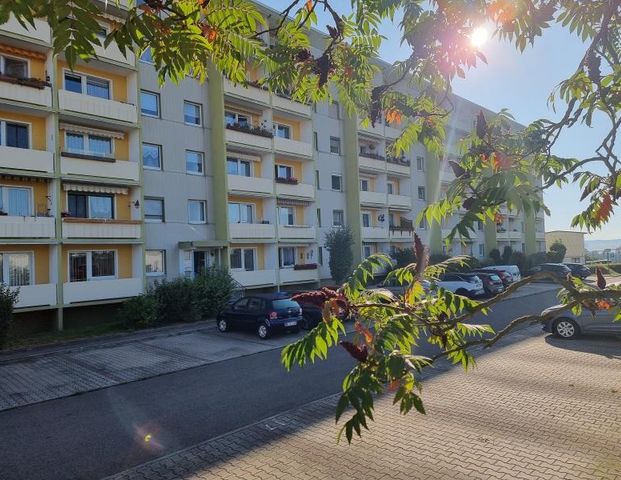 Kleine Dreiraumwohnung mit sonnigem Balkon! - Photo 1