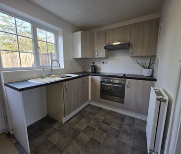 2 bedroom terraced house to rent - Photo 4