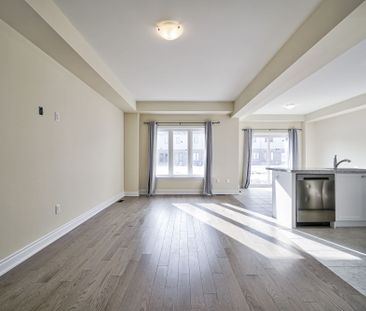 For Lease - 126 Lorne Thomas Place, New Tecumseth, Ontario - Photo 2