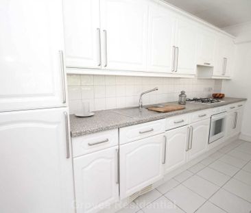 Price £1,575 pcm - Available 27/11/2026 - Part Furnished - Photo 4