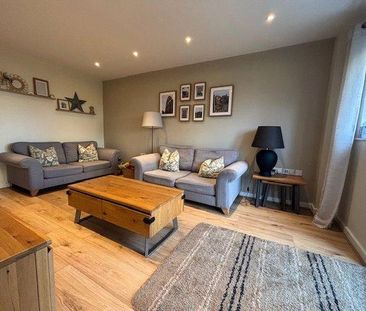 4 bedroom detached house to rent - Photo 1