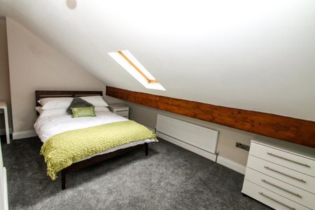 4 bedroom terraced house to rent - Photo 2