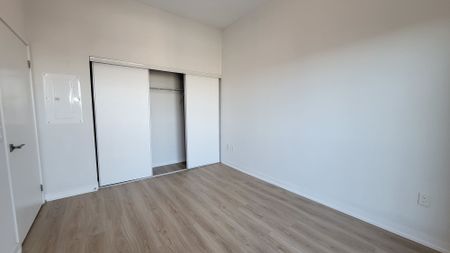 For Lease - 4055 Parkside Village Drive Unit# 433, Mississauga, Ontario - Photo 2