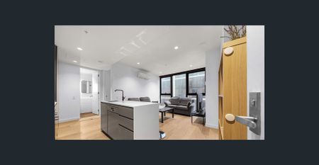 City living Apartment in Melbourne CBD !! - Photo 3