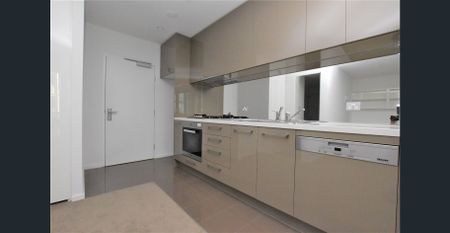 Spacious and bright apartment with study - Photo 5