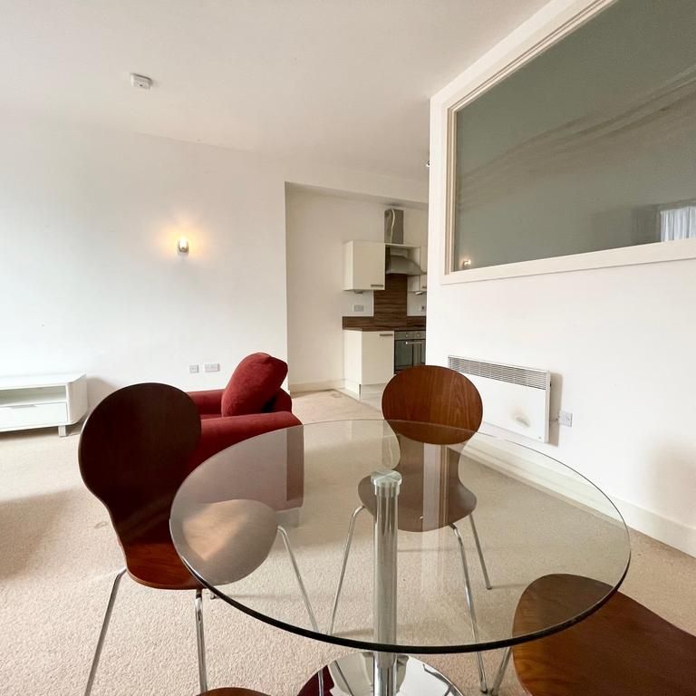 3 bedroom flat to rent - Photo 1