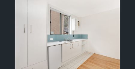 ULTRA CONVENIENT STUDIO WITH PARKING - Photo 2