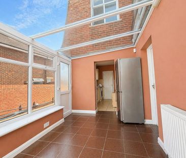 3 Bed Semi Detached, Marlow Road, High Wycombe, Buckinghamshire, HP... - Photo 6