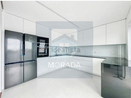 4 room luxury Apartment for rent in Matosinhos, Portugal - Photo 3