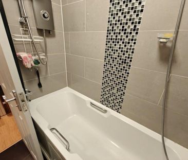 4 bedroom flat share to rent - Photo 5