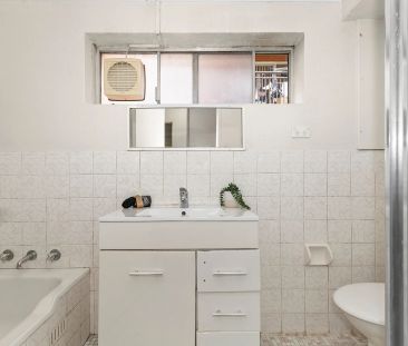 Comfortable & Convenient Living in the Heart of Eastwood - Photo 6