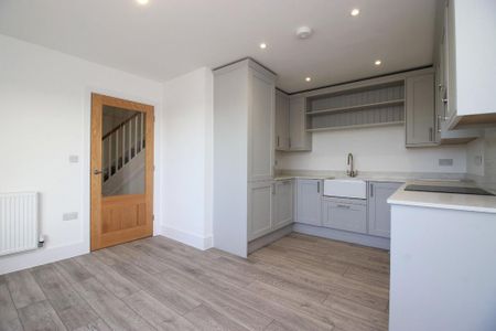 3 bedroom terraced house to rent - Photo 5