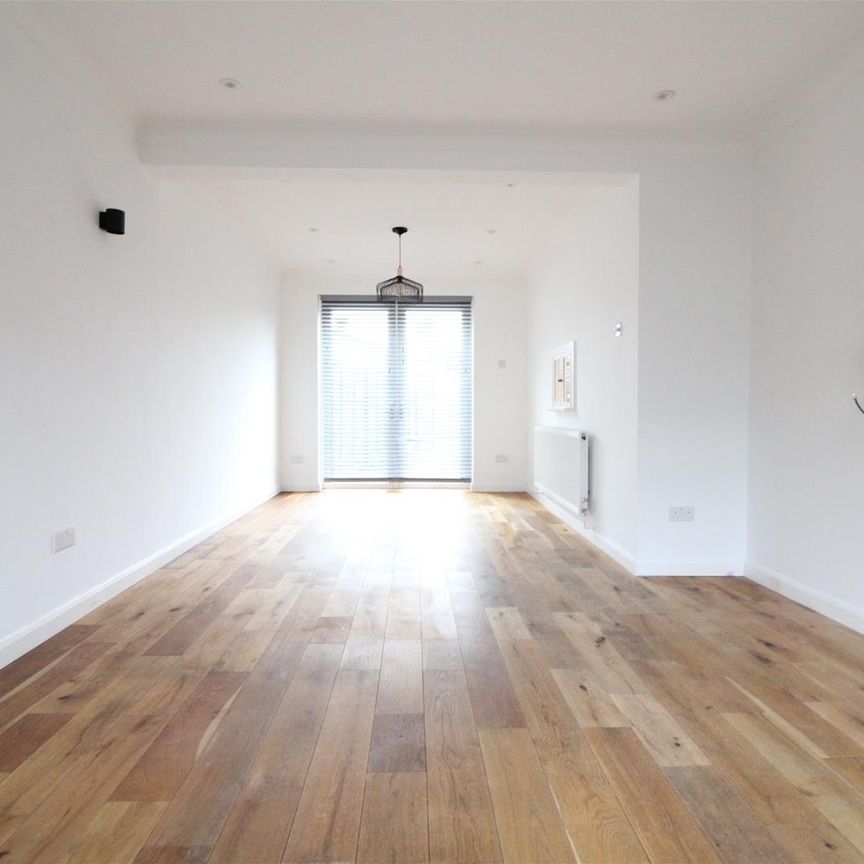 Elmlea Drive, Hayes - Photo 1