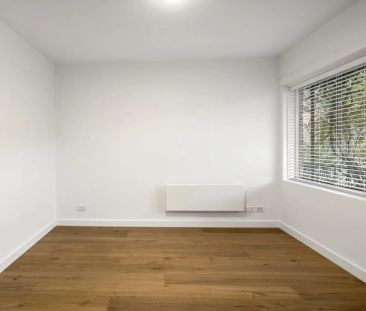 Stylish Ground-Floor Apartment in Prime Location! - Photo 3