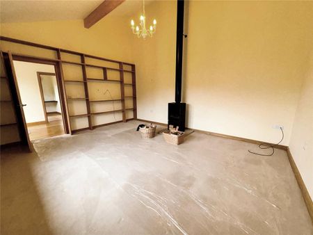 3 bedroom detached house to rent - Photo 2