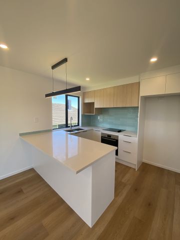 Brand New - 2 Bedrooms plus Study - Photo 2