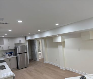 For Lease - 245 Montgomery Avenue, Whitby, Ontario - Photo 6