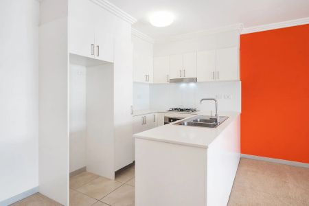 Luxurious Modern Apartment - Photo 3