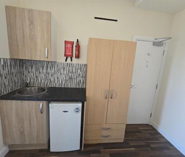 Studio to rent - Photo 6