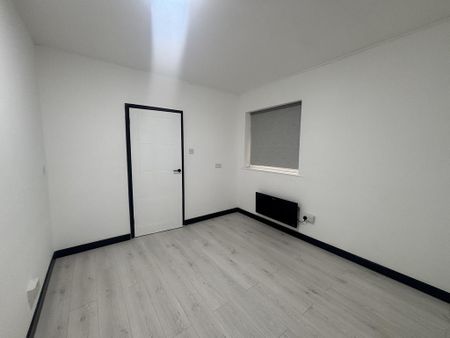 4 bedroom ground floor flat to rent - Photo 4