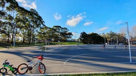 Forestville - Photo 4