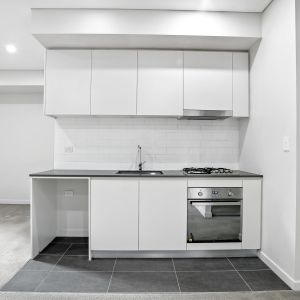 Modern Studio Apartment - Photo 2