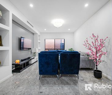 The Perfect Family Home with Extra Kitchen & Solar - Photo 1