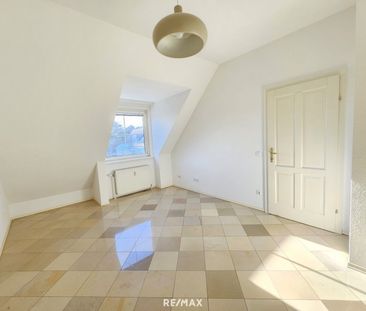 DACHGESCHOSS - TERRASSE MIT ca.7,45m² - GRÜNBLICK - SÜD-AUSRICHTUNG... - Foto 4