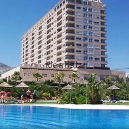 Alquiler de piso en Calle El Coloso - Photo 1