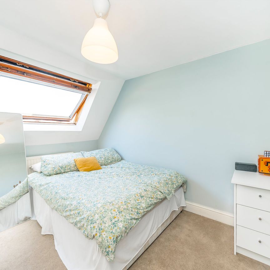Greyhound Road, Bishops Park, W6, London - Photo 1