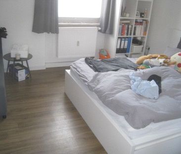 Top Lage! 2017 Sanierte 2-Zimmer Wohnung mit Balkon - Foto 1
