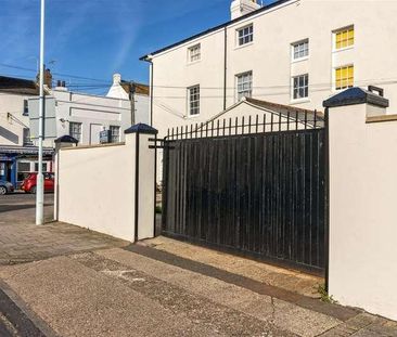 Caledonian Place, Worthing Town Centre, BN11 - Photo 4