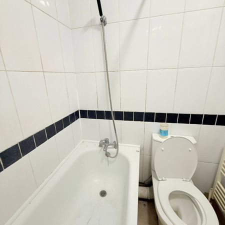Double bedroom ideal for couple- Ilford-850£ - Photo 3