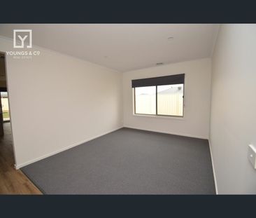 51 Windlass Ave, Mooroopna, Vic 3629 - Photo 1